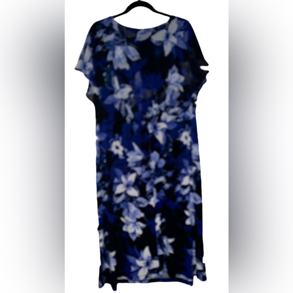 👗 NWT! Blue Floral Flutter Sleeve Dress - Picture 3 of 7